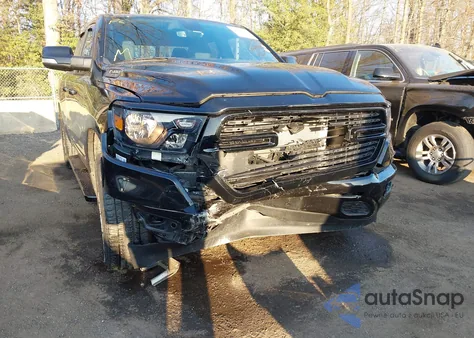 2021 Ram 1500 Big Horn 4X4 6'4 Box z USA, uszkodzony, nr VIN 1C6SRFBT1MN683481